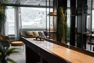 lobby med shufle board på scandic hell