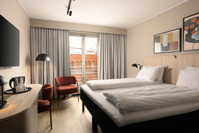Standardrom med king size-seng