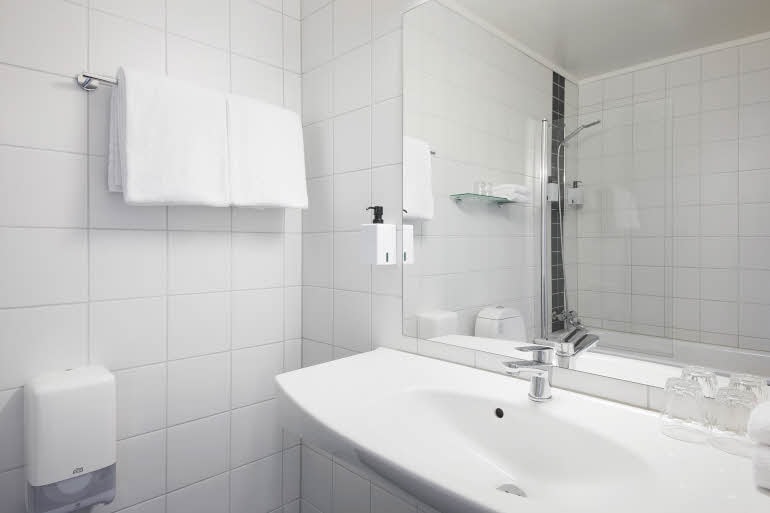 Baderom i Standard Family Four-rom