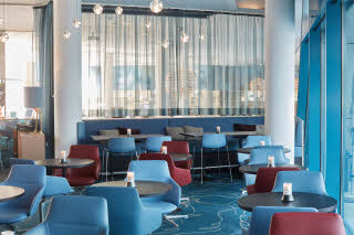 bar at Scandic Hamburg Emporio