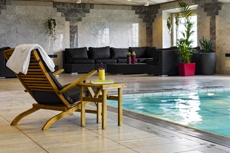 Relax with pool at hotel Scandic Infra City