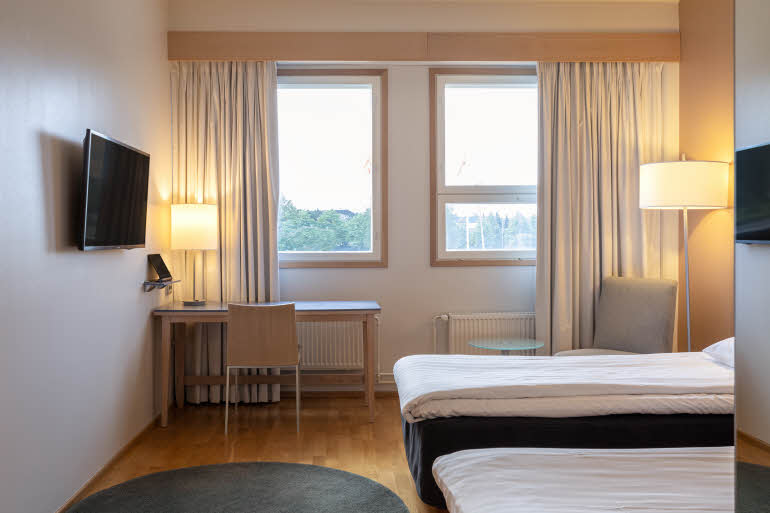 Standard twin room at Scandic Seinajoki