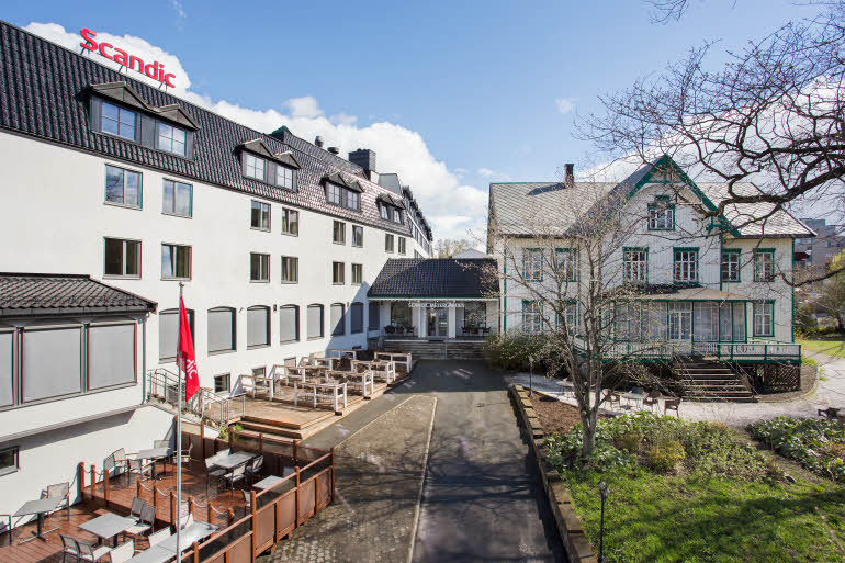Scandic Meyergården med uteservering og omgivelser