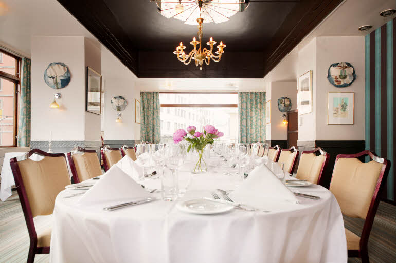 Restaurantbord dekket til middag, Scandic Neptun