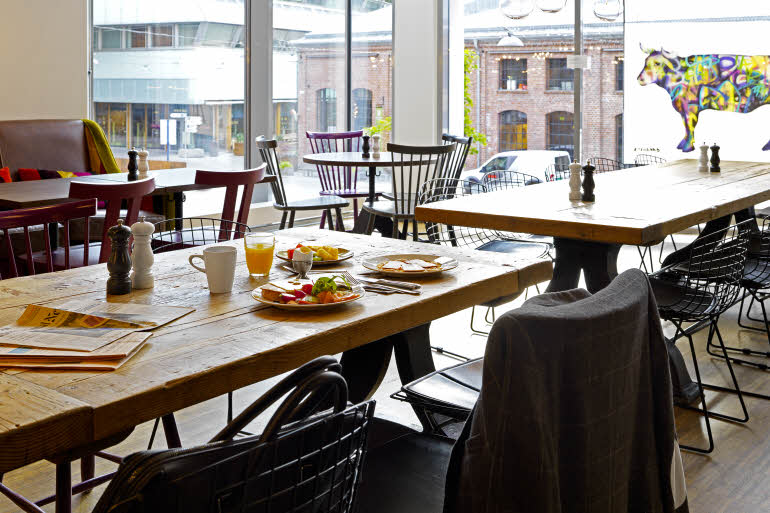 Restaurantbord med frokost, Scandic Vulkan