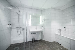 Master suite bad, med dusj og badekar