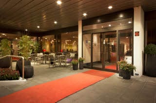 Hotellfasade og hovedinngang, Scandic Parken