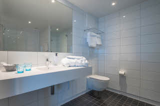 bad i master suite på scandic sortland