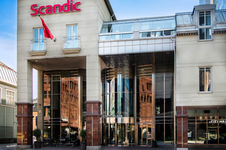 Entrance to hotel Scandic Plaza Umea