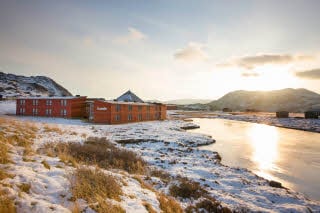 Hotellfasade med omgivelser, Scandic Nordkapp