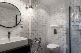 Standard bathroom 