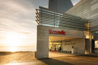 Hotellfasade med hovedinngang, Scandic Seilet