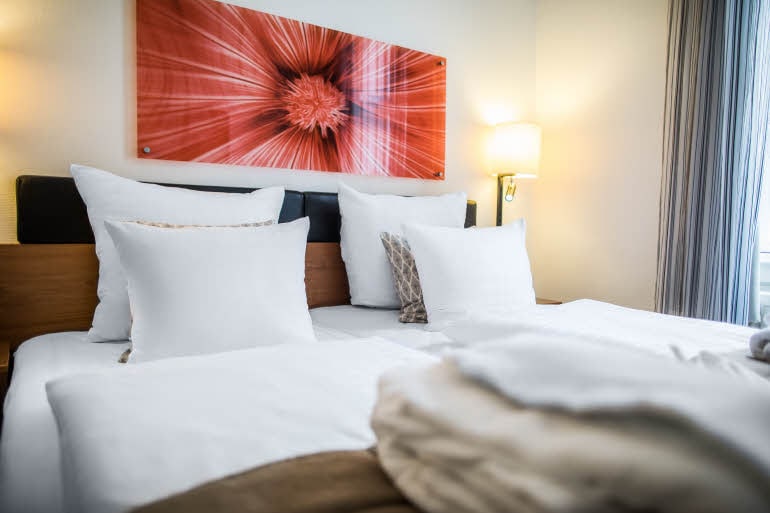 Junior suite bedroom, Scandic Webers