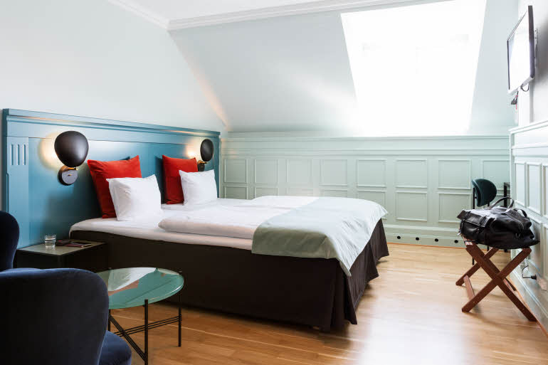 Twin standard room
