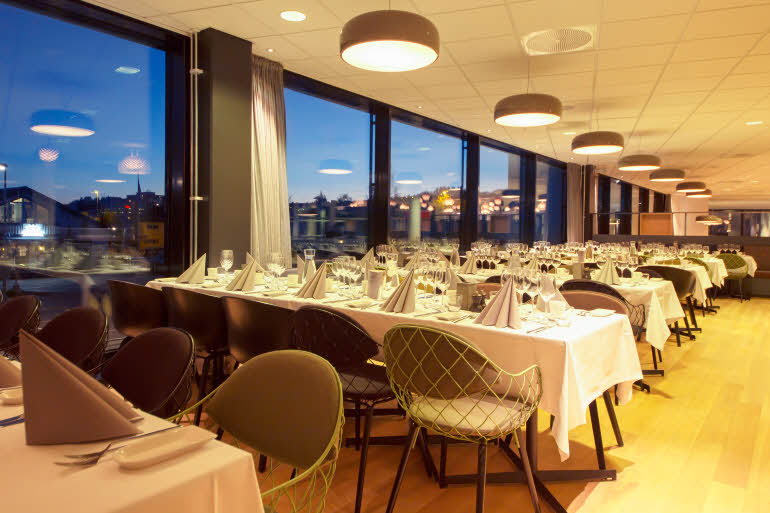 Restaurantbord dekket til middag, Scandic Lerkendal