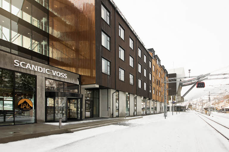 Inngang ved togstasjonen