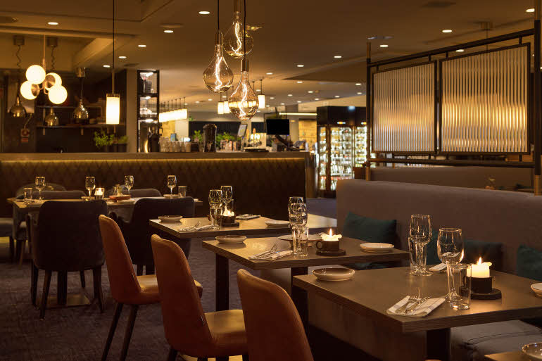 bar og restaurant på scandic nidelven i trondheim