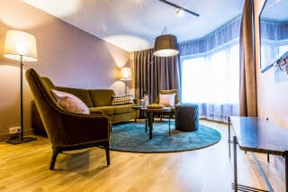 Master Suite Lounge