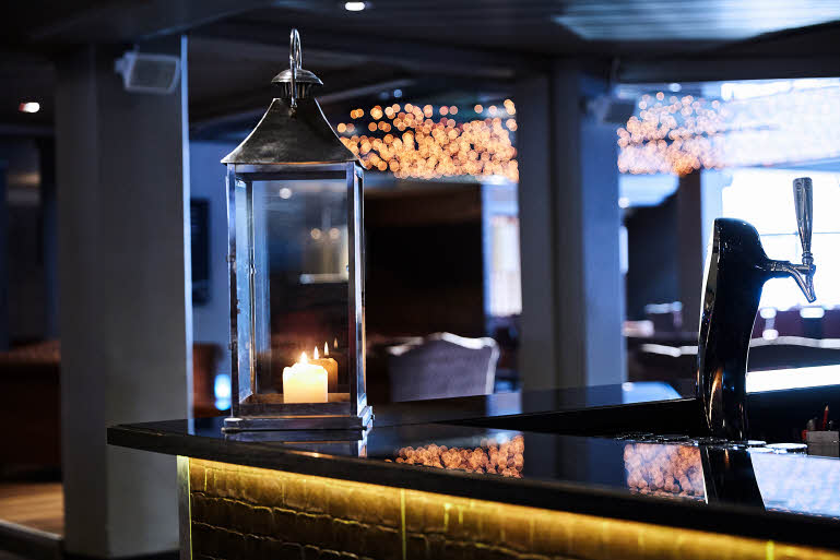 Lyslykt i bar