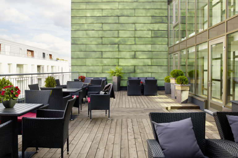 Takterrasse med utemøbler, Scandic Solsiden