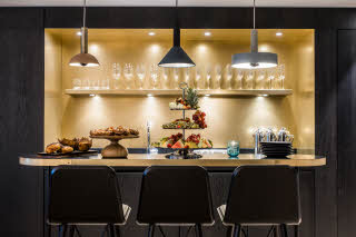 StudioStuite bar