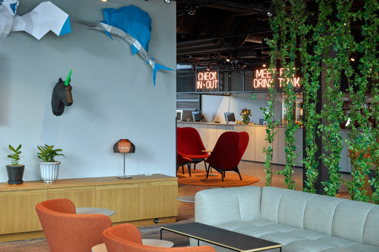 Restaurant lounge sofa at Scandic Orebro Central