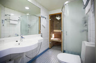 Superior room bathroom