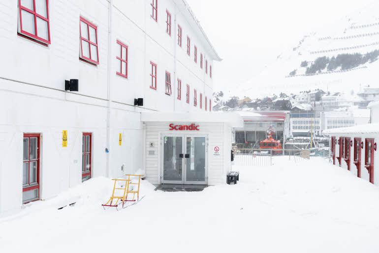 Inngangsparti hos Scandic Bryggen i Honningsvåg