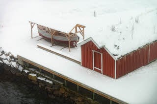 utsikt til båt og naust på scandic sortland 