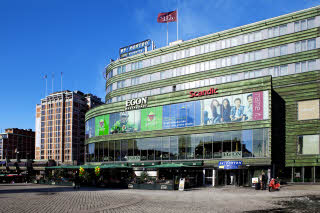 Hotellfasade i solskinn, Scandic Byporten