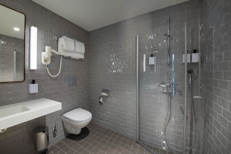 Standardrom baderom hotell Scandic Flesland Airport