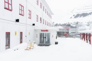 Inngangsparti hos Scandic Bryggen i Honningsvåg