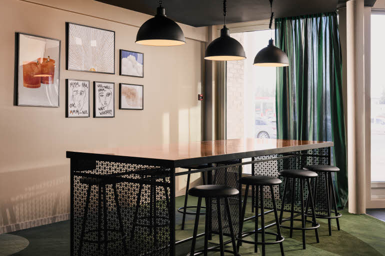 Arbeidsplasser i lobby på Scandic Gardermoen