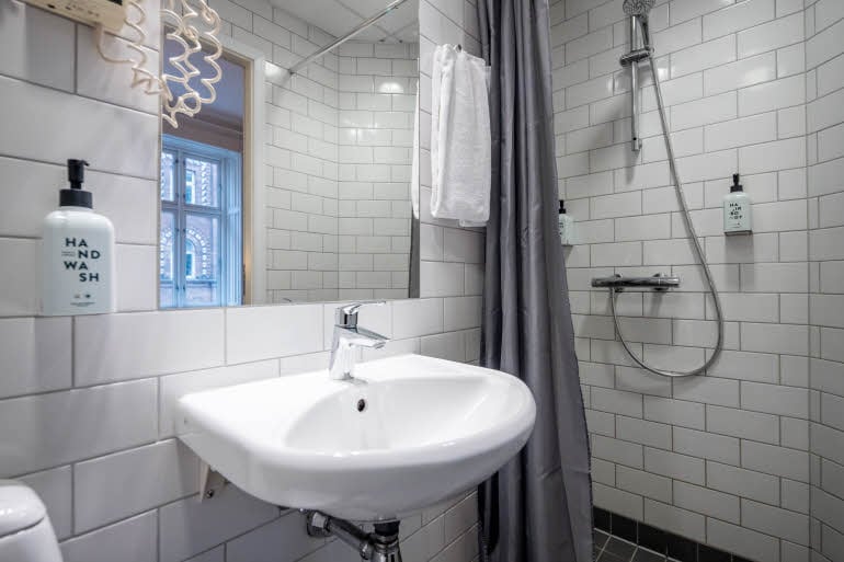 standard bathroom at scandic webers in copenhagen