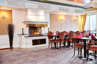 Restaurant med peis